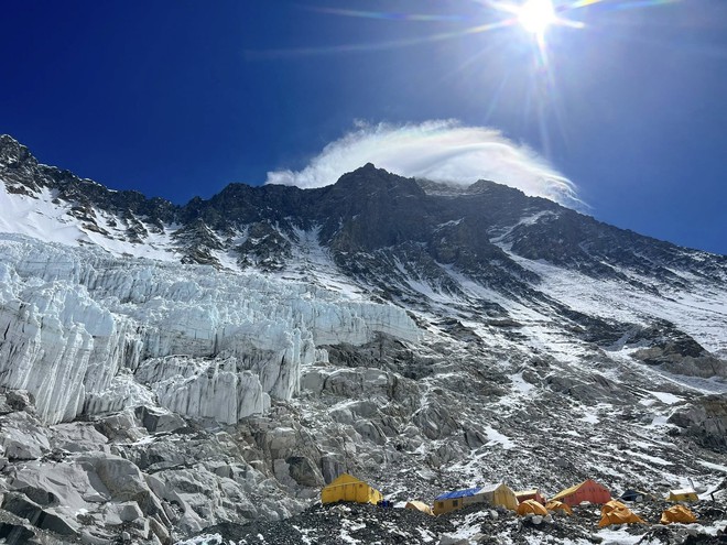 Chi hơn 2 tỷ đồng, 40 ngày mất kết nối - người Việt Nam lập kỳ tích ở Everest: “Tôi đã làm công tác tư tưởng với gia đình”- Ảnh 8.