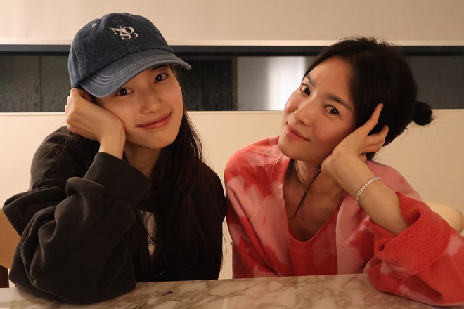 Lần đầu Song Hye Kyo để mặt mộc không chút son môi, thần sắc nhàn nhạt, vóc dáng gầy gò- Ảnh 12.