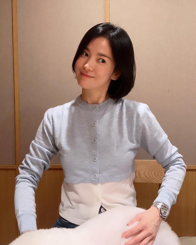 Lần đầu Song Hye Kyo để mặt mộc không chút son môi, thần sắc nhàn nhạt, vóc dáng gầy gò- Ảnh 11.