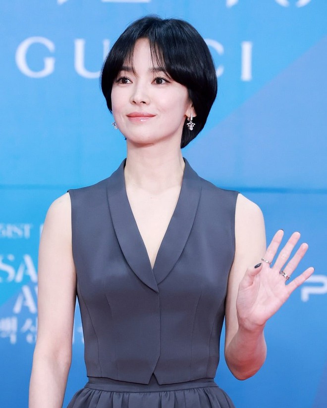 Lần đầu Song Hye Kyo để mặt mộc không chút son môi, thần sắc nhàn nhạt, vóc dáng gầy gò- Ảnh 7.