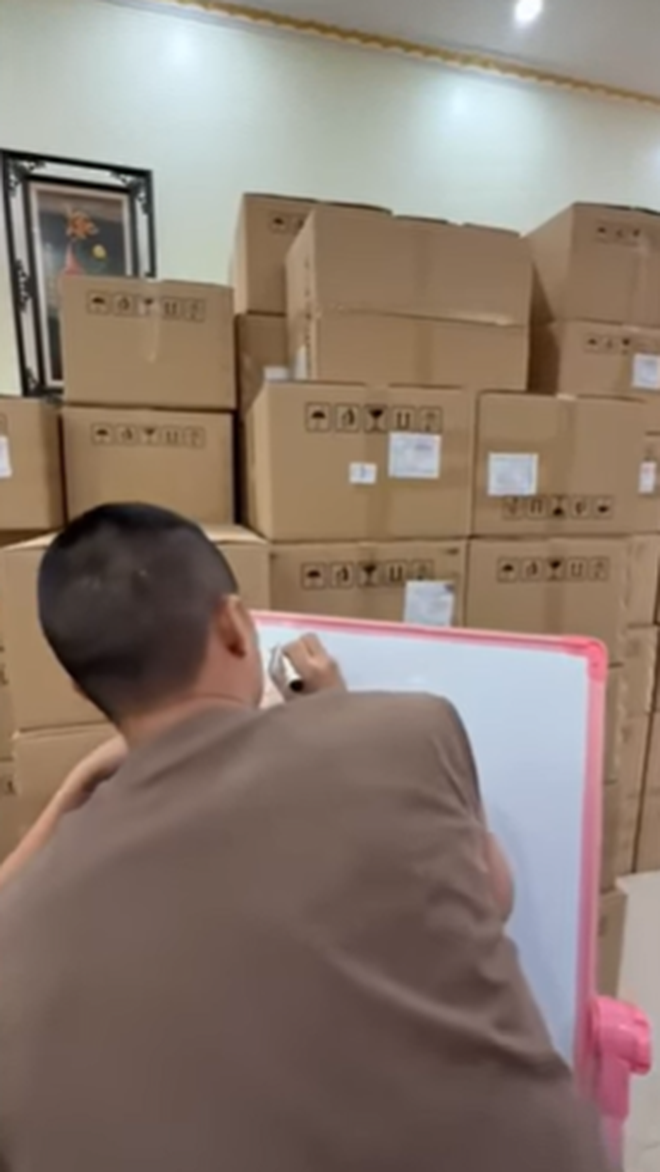 Cảnh tượng giật mình trong biệt thự của Hải Sen trước khi bị bắt- Ảnh 3. Cảnh tượng giật mình trong biệt thự của Hải Sen trước khi bị bắt- Ảnh 3.