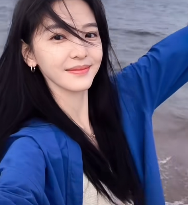 "Nữ thần thanh xuân" Chương Nhược Nam đi biển: Style đẹp đến mức phải dụi mắt 1000 lần- Ảnh 13.