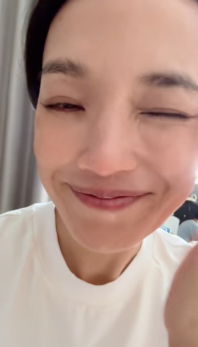 "Nữ thần không tuổi" Thư Kỳ, từ "vịt con xấu xí" nay vẫn khiến netizen ngỡ ngàng vì nhan sắc thật ở tuổi 49- Ảnh 4.