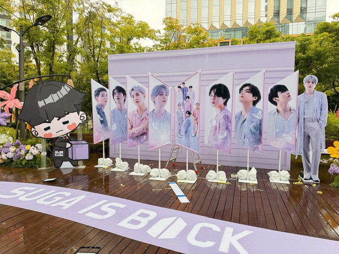 Suga (BTS) xuất ngũ hôm nay: "Không kèn không trống", không 1 bức ảnh hậu bị truy tố!- Ảnh 3. Suga (BTS) xuất ngũ hôm nay: "Không kèn không trống", không 1 bức ảnh hậu bị truy tố!- Ảnh 3.