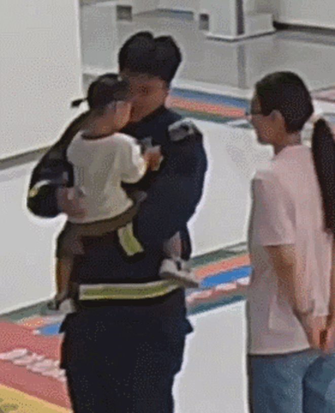 VIDEO: Vợ bắt gặp chồng đưa con người khác đi viện, trong khi con mình sốt cao đang gây xúc động mạnh- Ảnh 3.