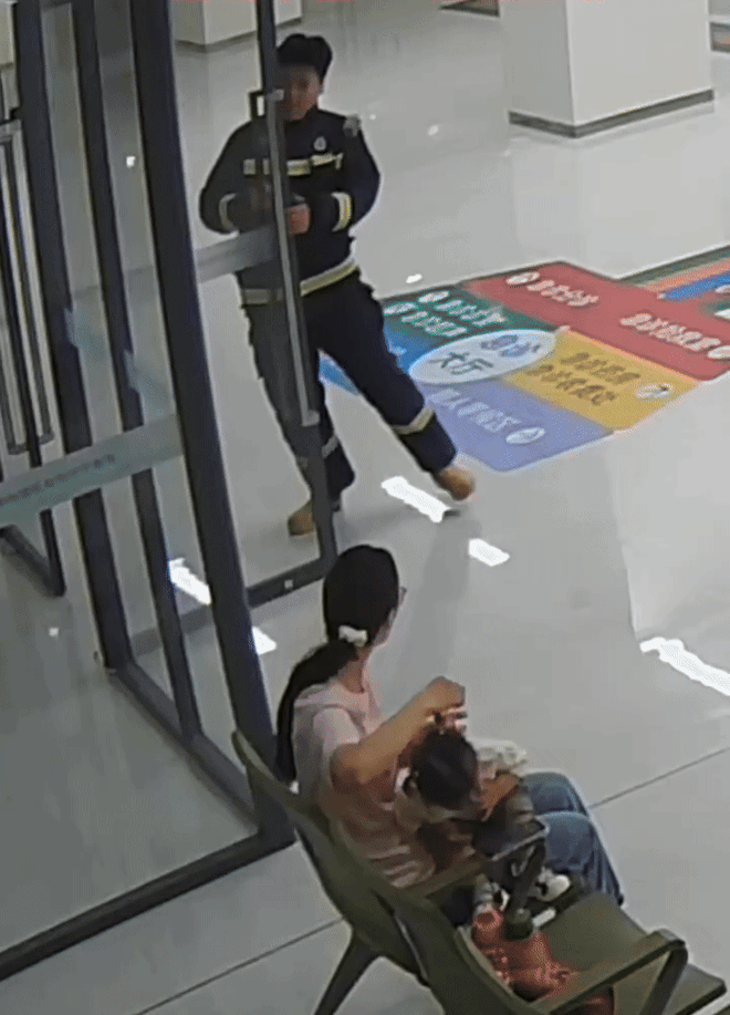 VIDEO: Vợ bắt gặp chồng đưa c…