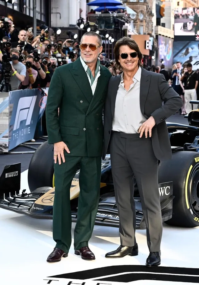 Brad Pitt và Tom Cruise tái hợp sau 24 năm- Ảnh 1. Brad Pitt và Tom Cruise tái hợp sau 24 năm- Ảnh 1.