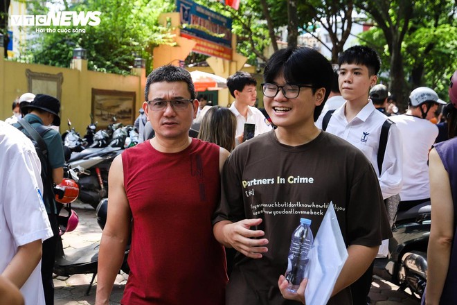 Thí sinh "vỗ ngực đôm đốp" tự tin đạt 9 điểm môn Văn tốt nghiệp- Ảnh 4.