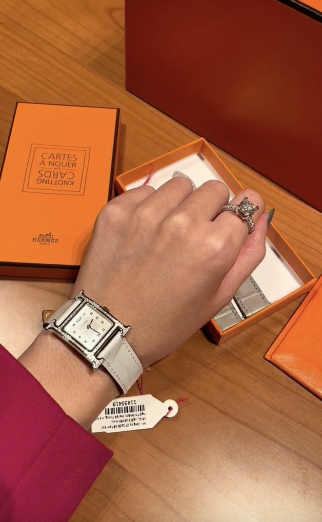Trước khi được chồng tặng cùng lúc 2 chiếc Birkin tiền tỷ, Midu đã có sẵn bộ sưu tập Hermès khủng- Ảnh 13.