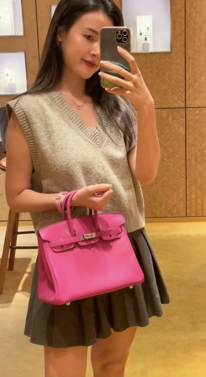 Trước khi được chồng tặng cùng lúc 2 chiếc Birkin tiền tỷ, Midu đã có sẵn bộ sưu tập Hermès khủng- Ảnh 4.