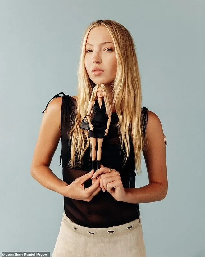 Mặt mộc gây sốc của Kate Moss
