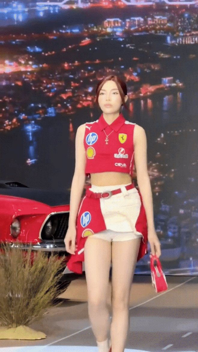 Màn catwalk thị phi của Kỳ Duyên: Thua 1 mỹ nhân từng xếp sau mình- Ảnh 2. Màn catwalk thị phi của kỳ duyên