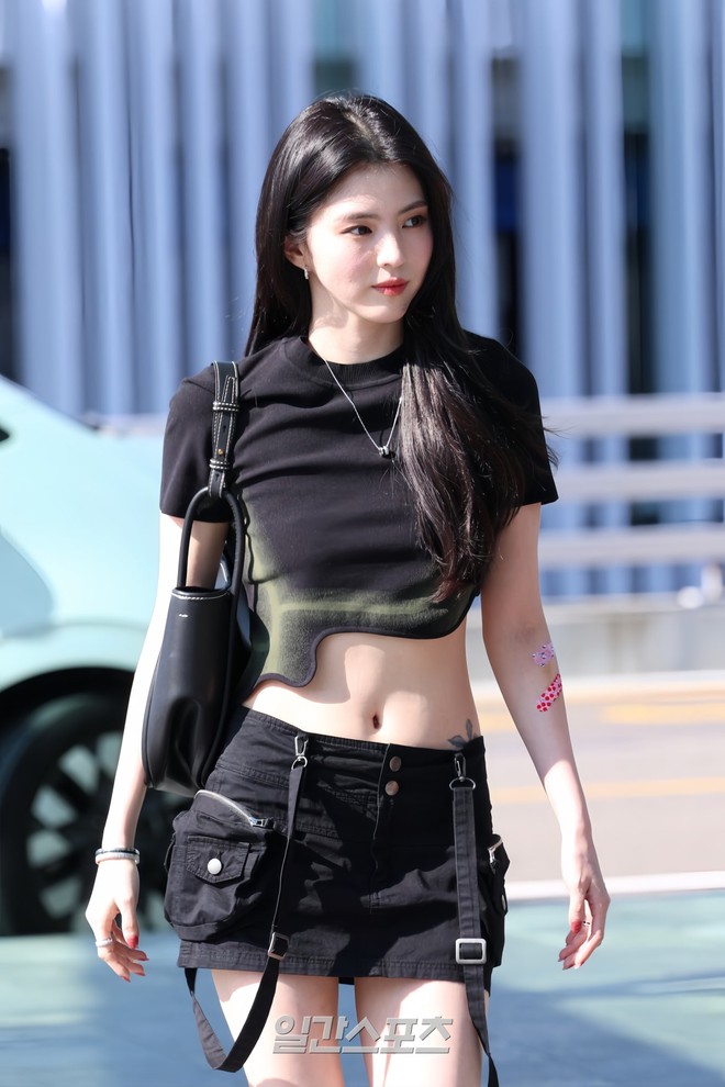 Han So Hee xoay fan quá trời, một lỗi nhỏ để lộ tình trạng dạo này- Ảnh 9. Han So Hee xoay fan quá trời, một lỗi nhỏ để lộ tình trạng dạo này- Ảnh 9.