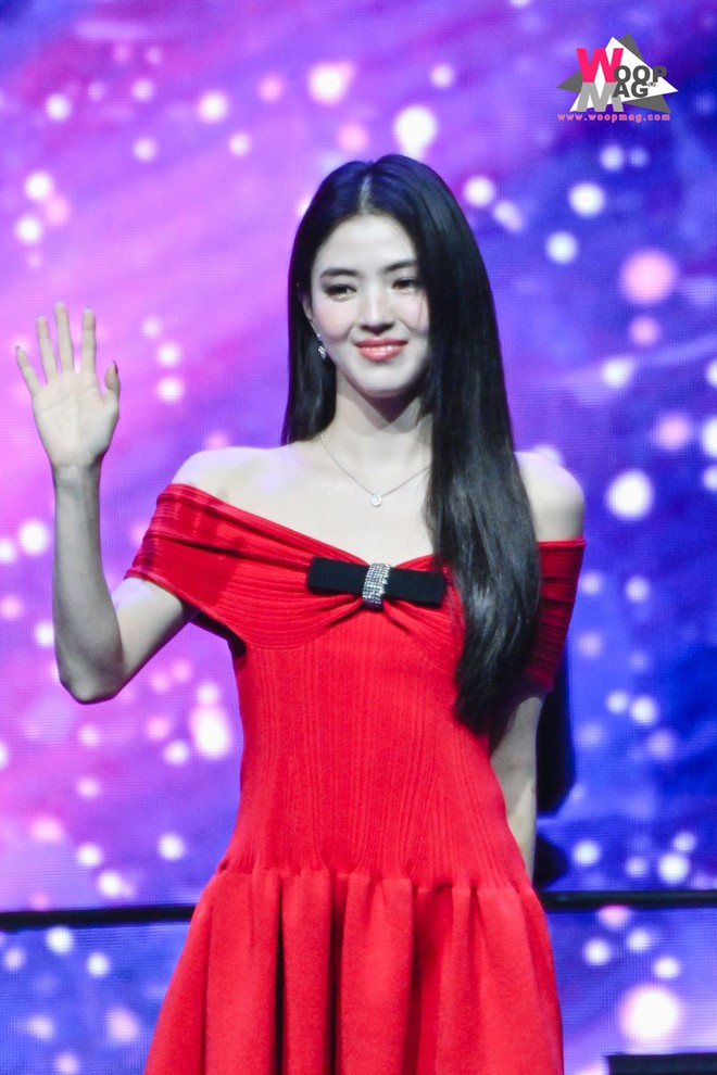 Han So Hee xoay fan quá trời, một lỗi nhỏ để lộ tình trạng dạo này- Ảnh 2. Han So Hee xoay fan quá trời, một lỗi nhỏ để lộ tình trạng dạo này- Ảnh 2.