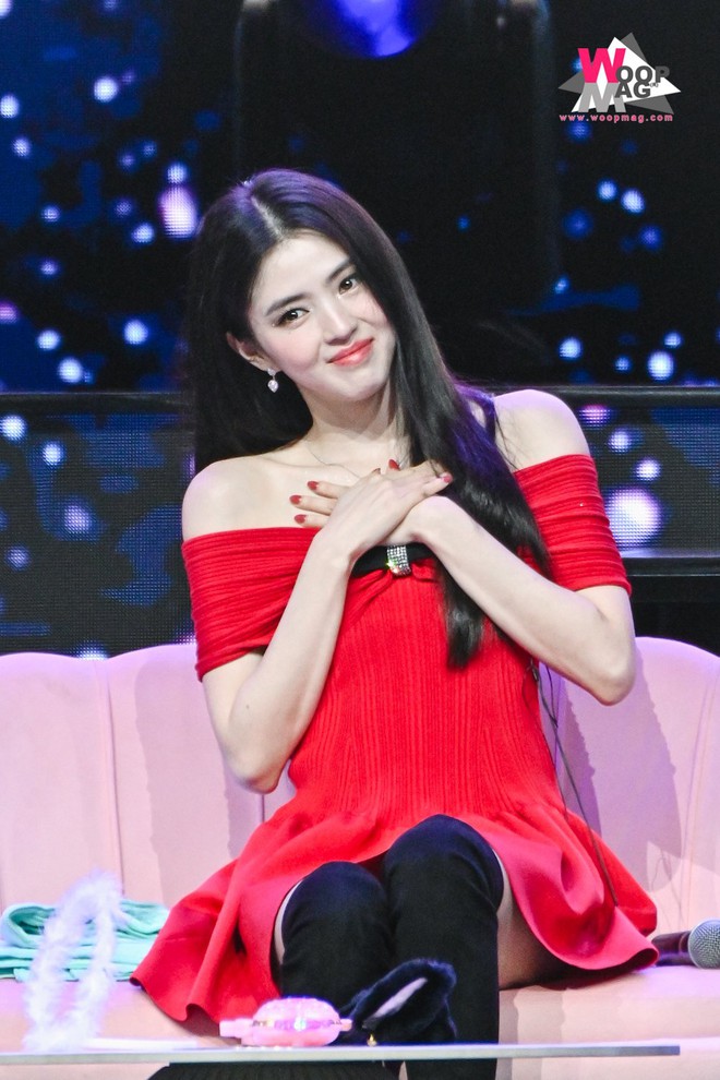 Han So Hee xoay fan quá trời, một lỗi nhỏ để lộ tình trạng dạo này- Ảnh 5. Han So Hee xoay fan quá trời, một lỗi nhỏ để lộ tình trạng dạo này- Ảnh 5.