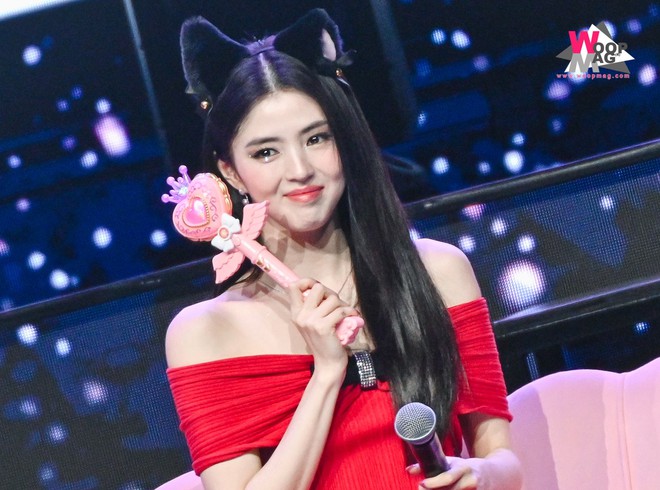Han So Hee xoay fan quá trời, một lỗi nhỏ để lộ tình trạng dạo này- Ảnh 6. Han So Hee xoay fan quá trời, một lỗi nhỏ để lộ tình trạng dạo này- Ảnh 6.