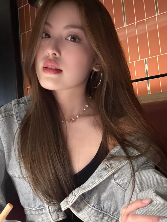 Bạn gái HIEUTHUHAI đổi style, dân tình đua nhau nhắc lại drama cũ- Ảnh 5. Bạn gái HIEUTHUHAI đổi style, dân tình đua nhau nhắc lại drama cũ- Ảnh 5.