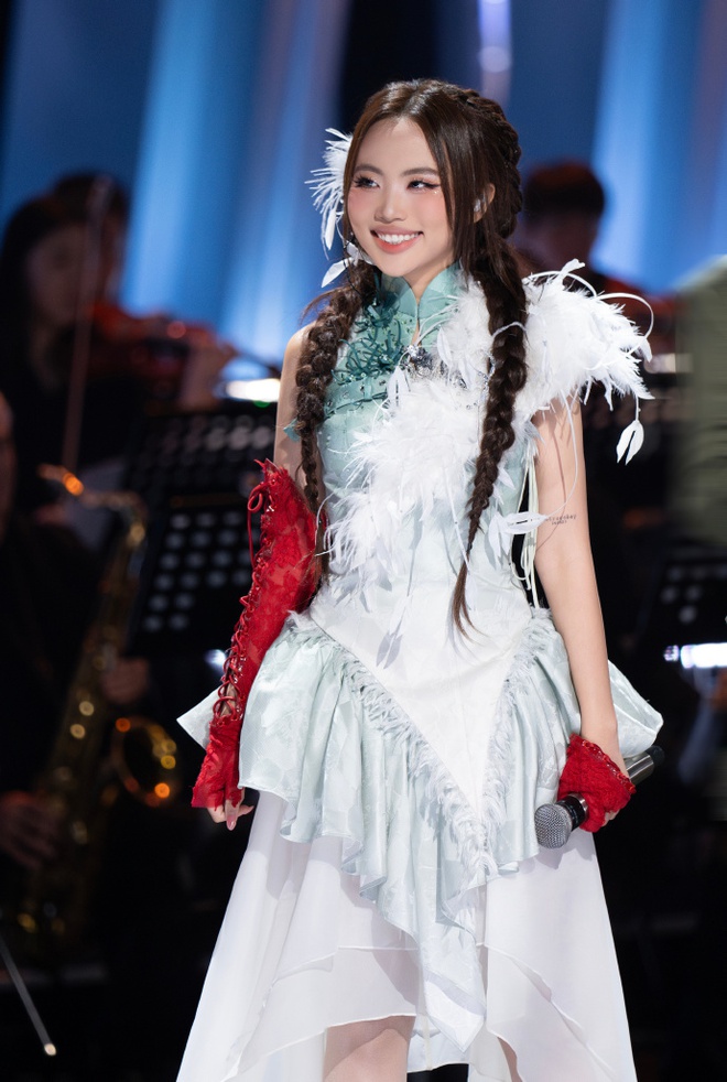 Bán kết 2 Sing! Asia: Phương Mỹ Chi ghi tỷ số sốc, 1 giám khảo quyết không vote cho đại diện Việt Nam!- Ảnh 3.