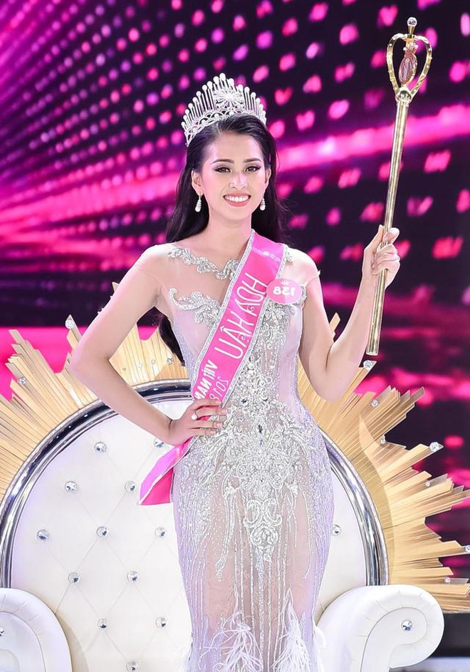 Tiểu Vy mất danh hiệu 