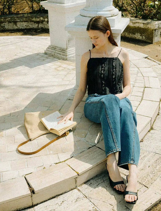 Hè này không sắm 1 trong 4 đôi dép này là tụt trend thật rồi!- Ảnh 14.