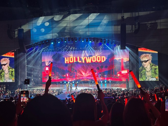 Đêm concert Anh trai ở Mỹ kín chỗ, khán giả hò hét- Ảnh 2.