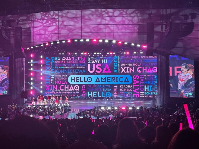 Đêm concert Anh trai ở Mỹ kín chỗ, khán giả hò hét- Ảnh 4.