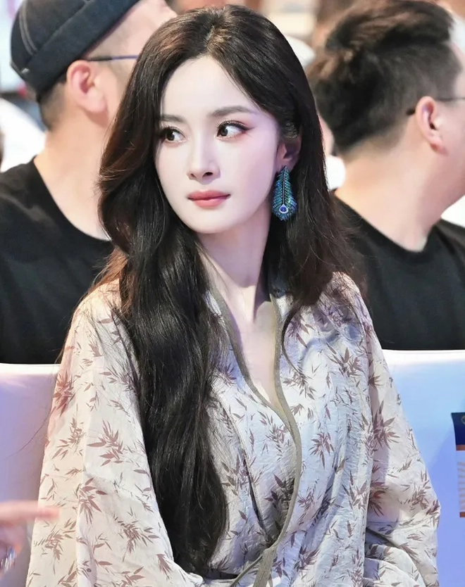 Thẩm mỹ độc hại của Dương Mịch- Ảnh 3.