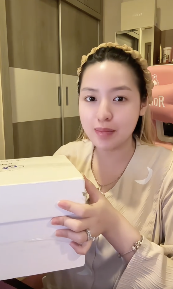 Hot girl "trứng rán" bật khóc trong clip 7 triệu view, nguyên nhân vì váy local brand 5 triệu đồng- Ảnh 1.