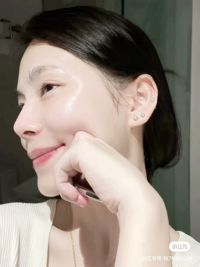 6 thói quen sai lầm khiến nám, thâm mụn nặng hơn và kéo dài thời gian mờ vết- Ảnh 2.