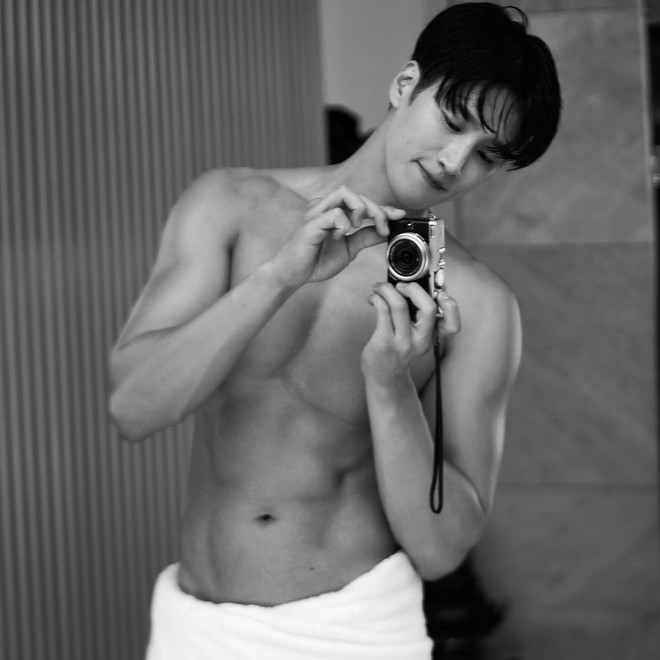 Tình cũ của Jisoo giữ body 6 múi đẹp như tạc bằng cách không tưởng- Ảnh 7.
