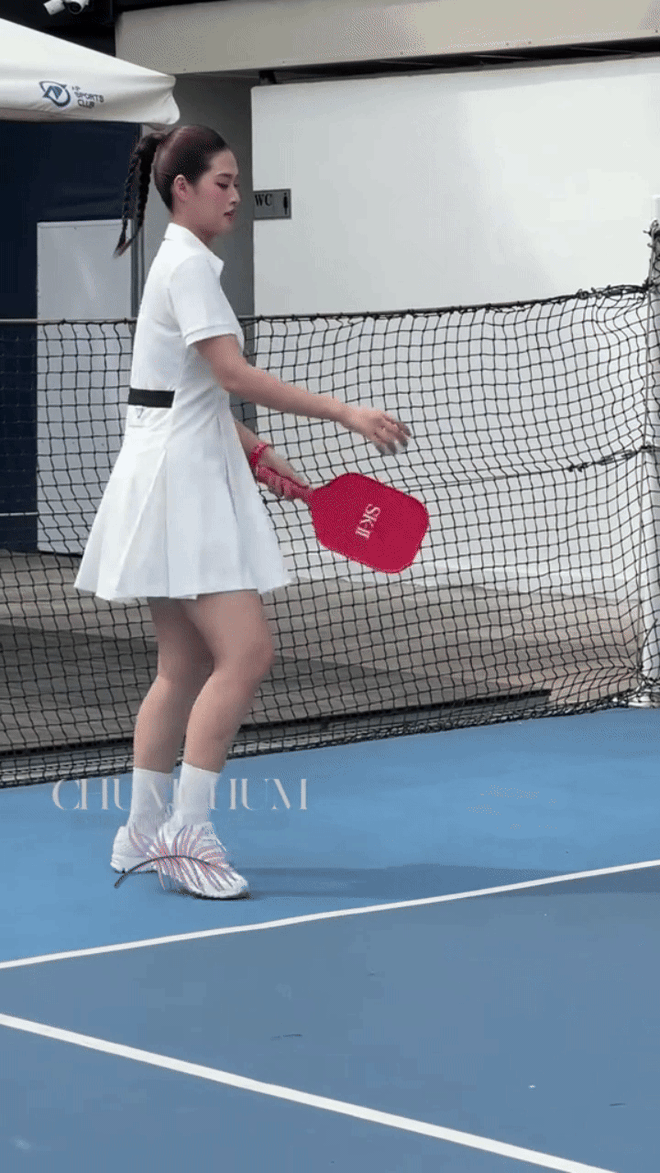 Sân pickleball nóng nhất hôm nay: Loạt hot girl tụ họp, nhan sắc cỡ này vẫn bị body shaming?- Ảnh 3.