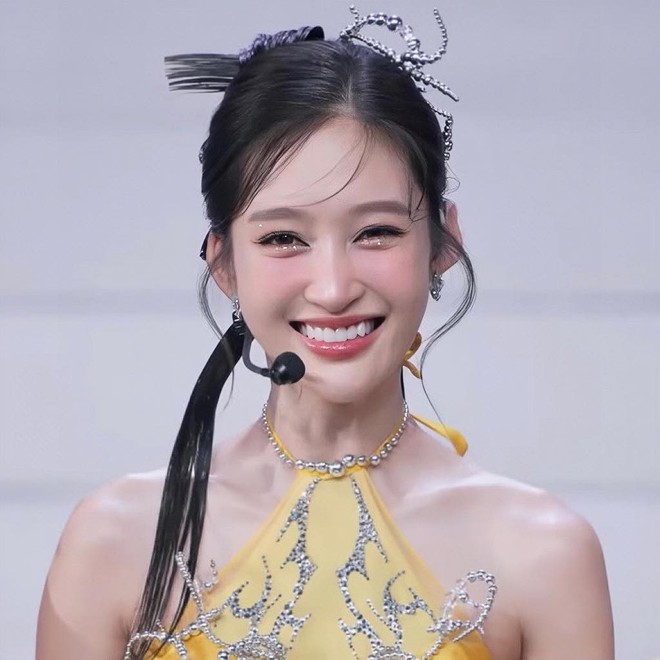 Dàn "em xinh" không dao kéo vẫn đẹp lấp lánh: Hóa ra đều đã thẩm mỹ răng theo cách này bảo sao visual ai nhìn cũng xuýt xoa- Ảnh 1.