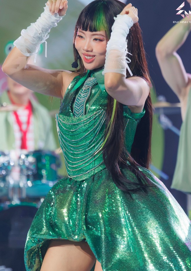 Phương Mỹ Chi, Bảo Anh chơi trội- Ảnh 2.