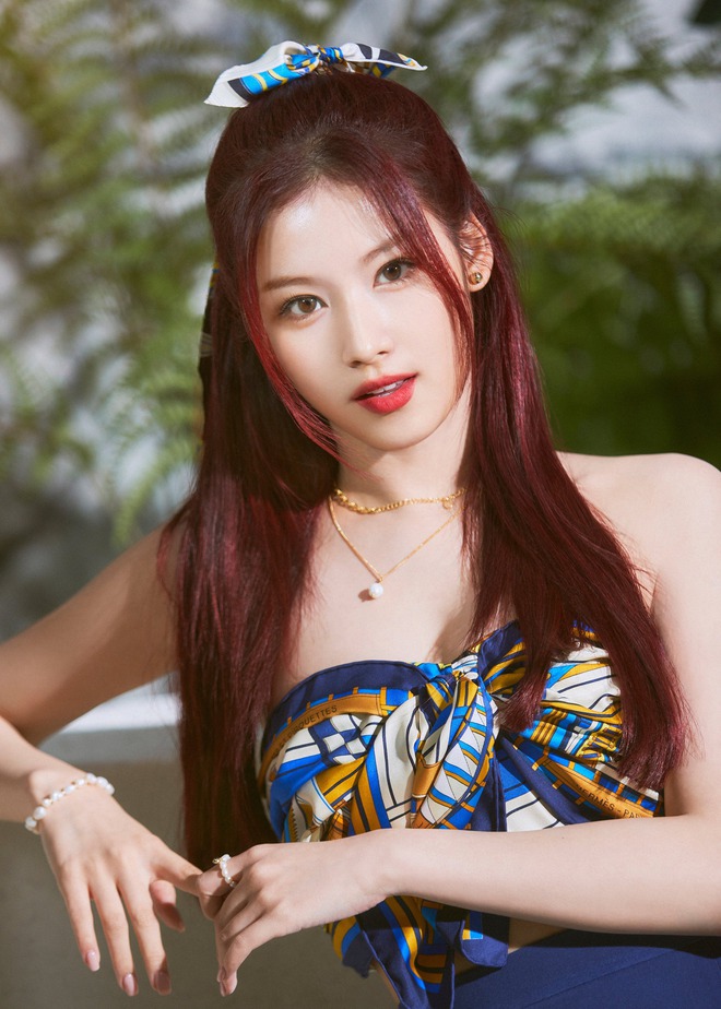 Lisa (BLACKPINK) vướng tranh cãi làm 