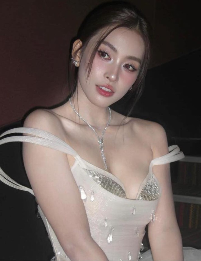Tiểu Vy ngày càng gợi cảm- Ảnh 19.