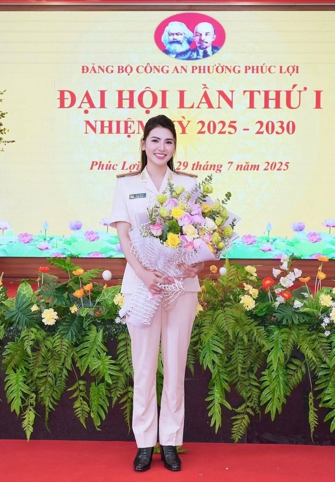 Thiếu tá Công an nhập vai "girl phố" Mai Ly lan tỏa lòng tự hào dân tộc qua tà áo dài truyền thống- Ảnh 14.
