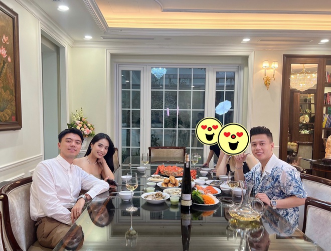 Ca nương Kiều Anh phản ứng ra sao về bức ảnh xuất hiện cùng doanh nhân vừa bị bắt vì liên quan đường dây rửa tiền hàng nghìn tỷ đồng?- Ảnh 1.