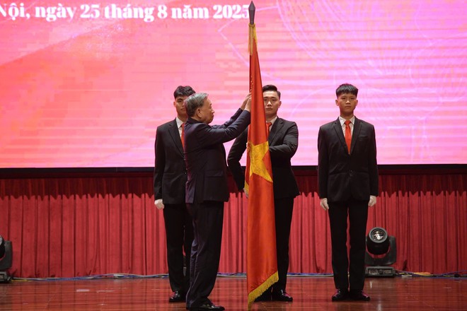 Nguyên Phó Chủ tịch nước Nguyễn Thị Bình được phong Anh hùng Lao động- Ảnh 3.