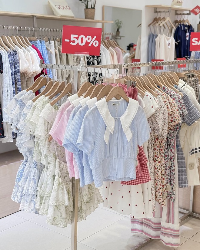 Local brand Việt sale "kịch sàn" lễ 2/9, váy áo xinh điên đảo thần hồn cũng chỉ từ 99k- Ảnh 22.