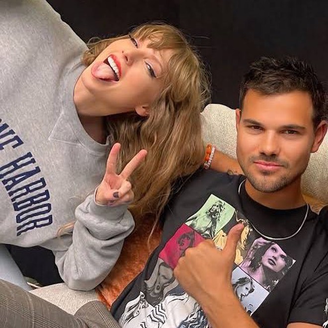 Vào mà xem cả thế giới phản ứng khi Taylor Swift lấy chồng: Tổng thống Trump và bạn trai cũ có động thái khó tin!- Ảnh 4.