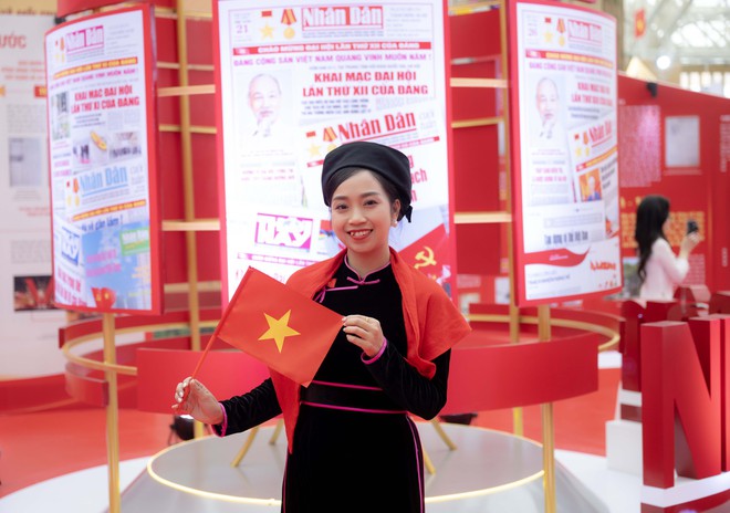 Học sinh, sinh viên đi 20km đến xem tận mắt triển lãm lịch sử hot nhất Đại lễ 2/9: Bầu trời hoà bình thật đẹp- Ảnh 18.