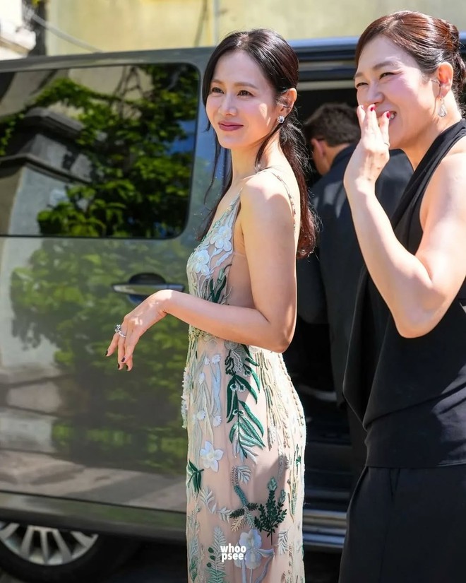 Nhan sắc tuổi 43 của Son Ye Jin dưới ống kính hung thần- Ảnh 10. Nhan sắc tuổi 43 của Son Ye Jin dưới ống kính hung thần- Ảnh 10.
