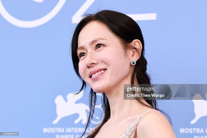 Nhan sắc tuổi 43 của Son Ye Jin dưới ống kính hung thần- Ảnh 7. Nhan sắc tuổi 43 của Son Ye Jin dưới ống kính hung thần- Ảnh 7.