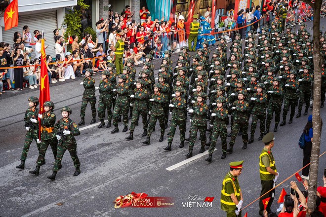Tổng duyệt cỡ này, chính thức cỡ nào: Hàng nghìn hình ảnh đẹp quân dân đoàn kết một lòng, trái tim cả nước reo vang- Ảnh 14.