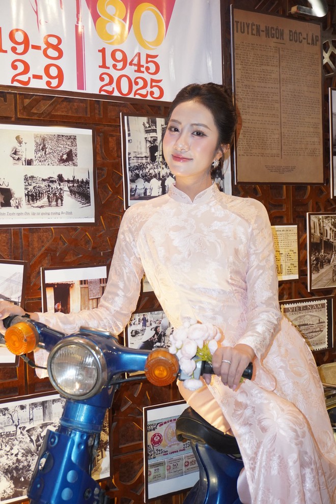 Dàn sao nhuộm đỏ MXH, không khí vui hơn Tết: Outfit xịn nhất chính là "merch quốc dân"- Ảnh 32.