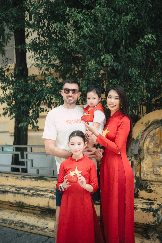 Dàn sao nhuộm đỏ MXH, không khí vui hơn Tết: Outfit xịn nhất chính là "merch quốc dân"- Ảnh 36.