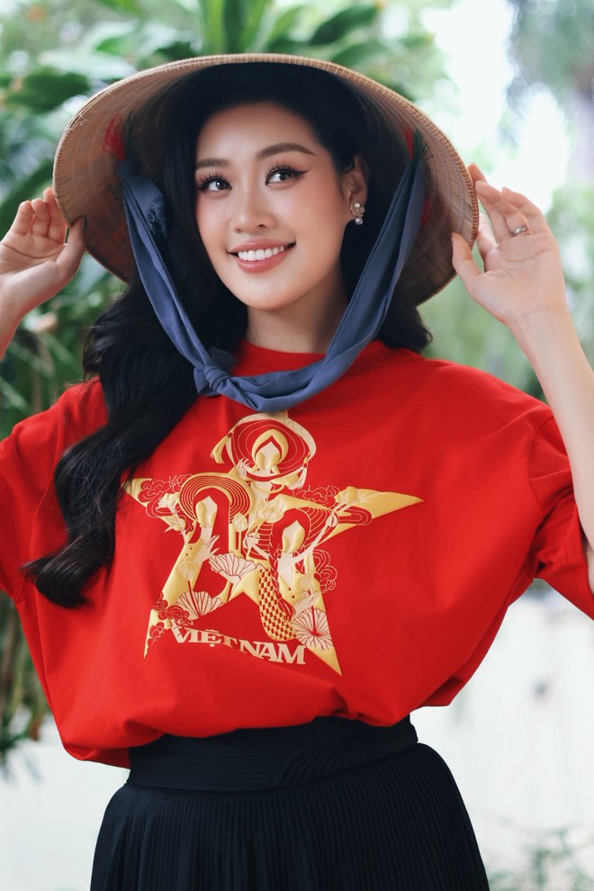 Dàn sao nhuộm đỏ MXH, không khí vui hơn Tết: Outfit xịn nhất chính là "merch quốc dân"- Ảnh 12.