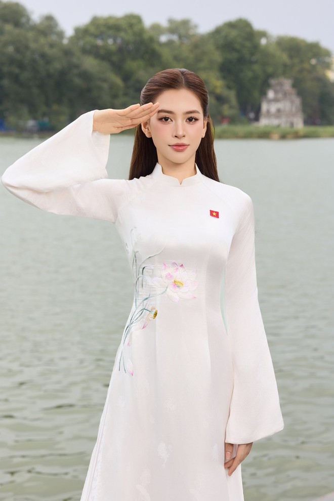 Dàn sao nhuộm đỏ MXH, không khí vui hơn Tết: Outfit xịn nhất chính là "merch quốc dân"- Ảnh 20.