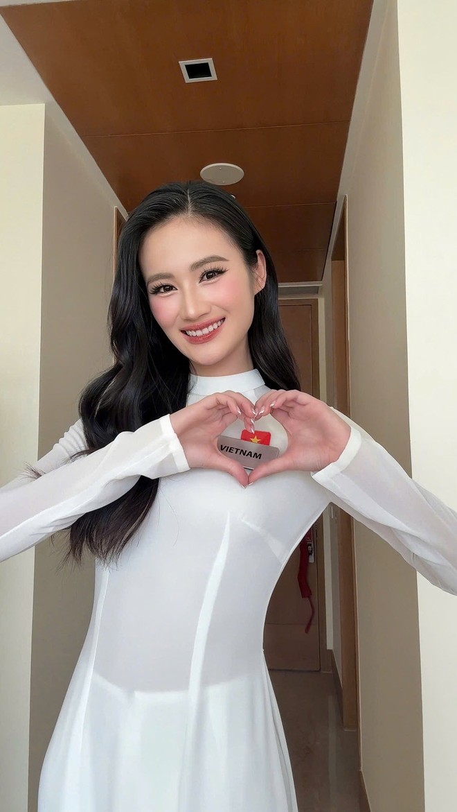 Dàn sao nhuộm đỏ MXH, không khí vui hơn Tết: Outfit xịn nhất chính là "merch quốc dân"- Ảnh 29.