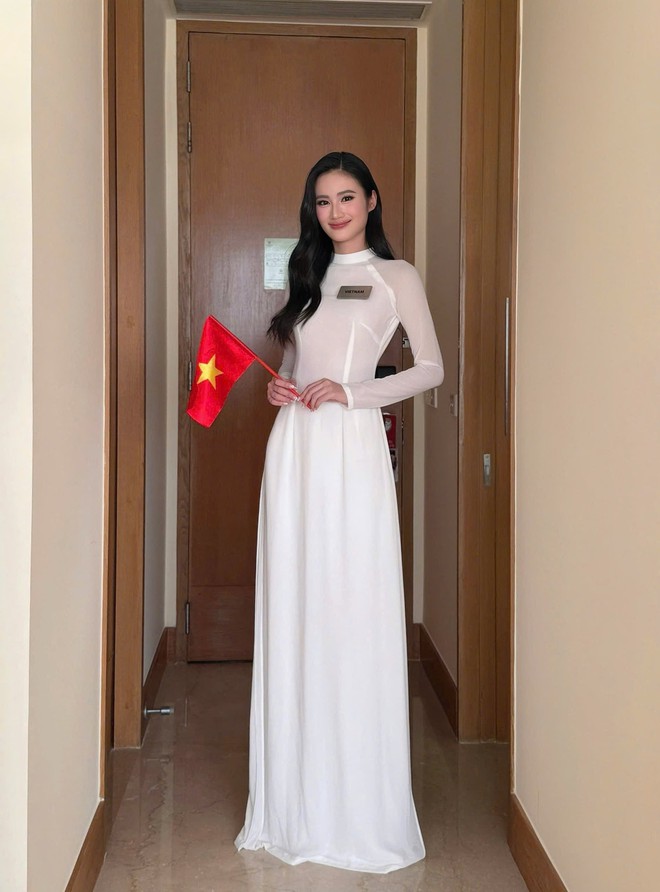 Dàn sao nhuộm đỏ MXH, không khí vui hơn Tết: Outfit xịn nhất chính là "merch quốc dân"- Ảnh 30.